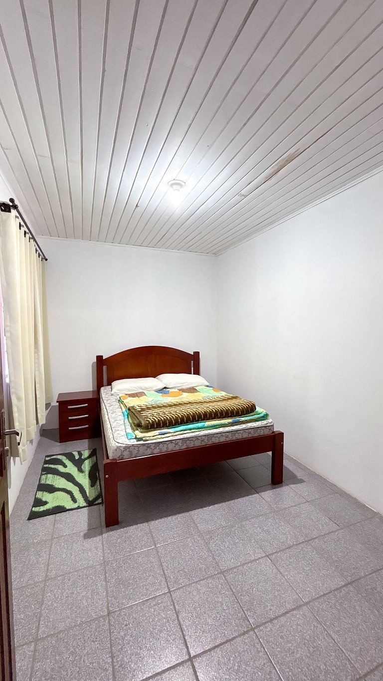 Chale com suíte para até 6 pessoas