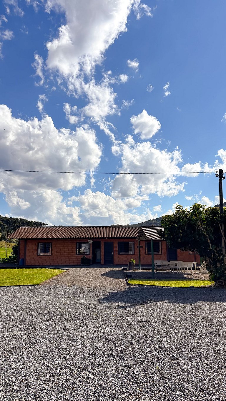 Chale com suíte para até 6 pessoas